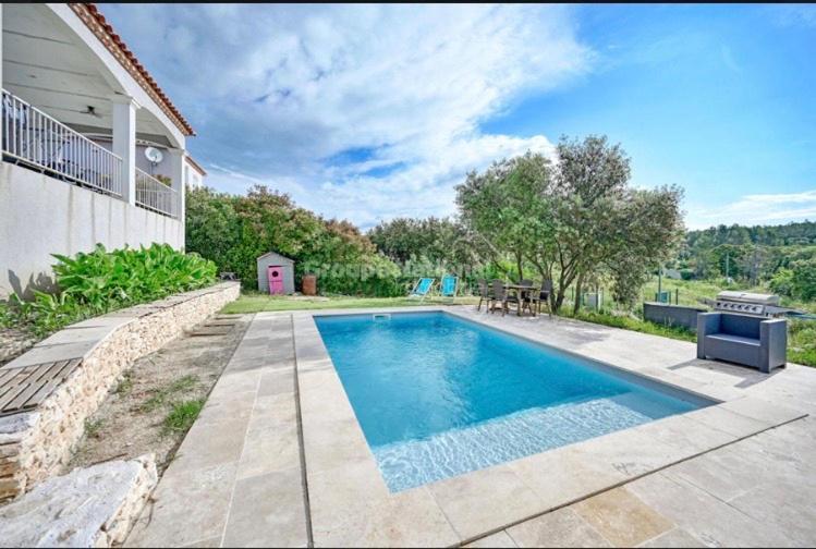 Holiday home Belle Maison De Climatisee,3ch Avec Piscine Nimes