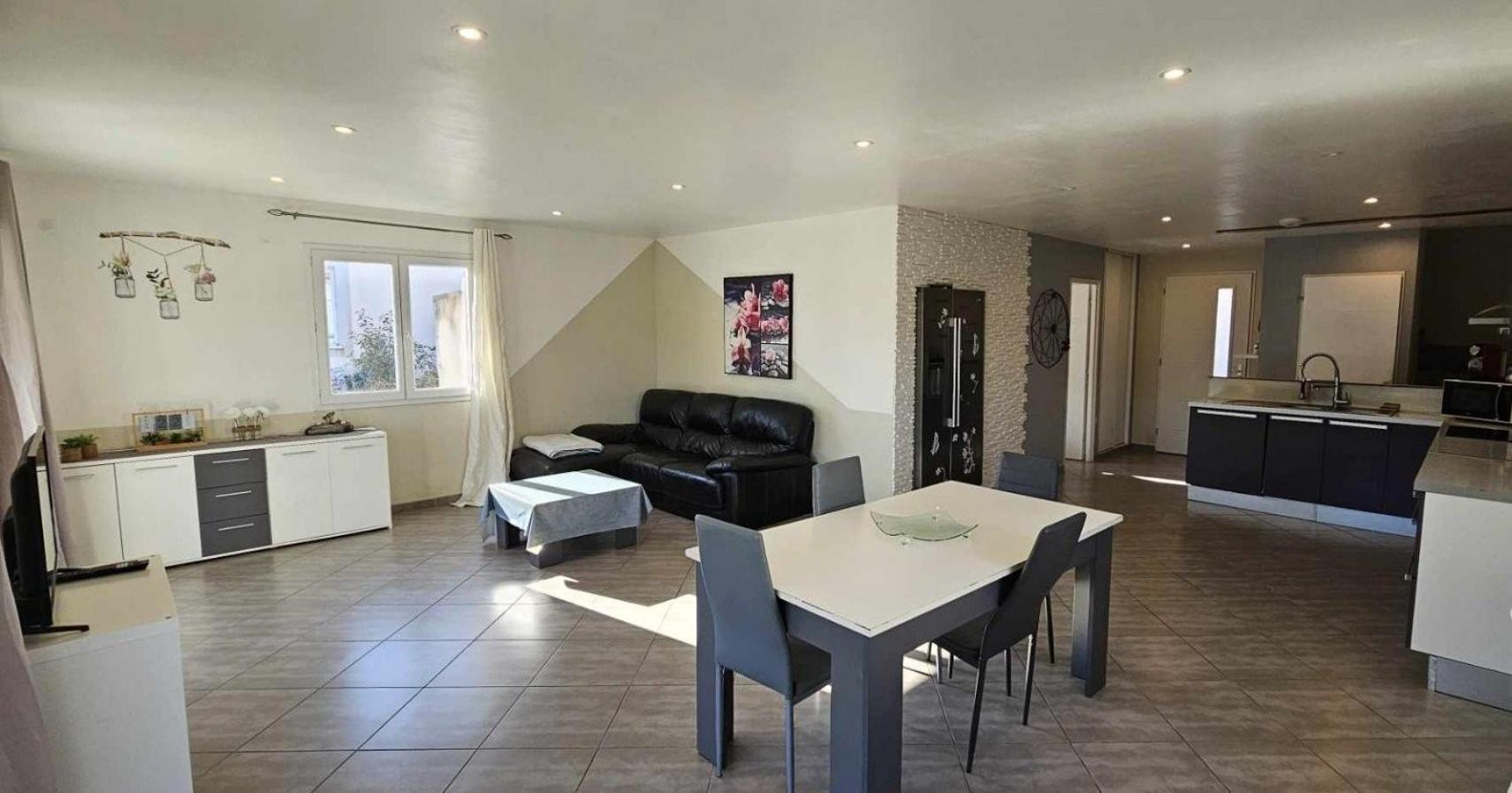 Holiday home Belle Maison De Climatisee,3ch Avec Piscine *